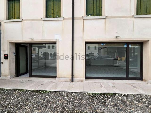 Locale in vendita di 70 m² in Viale G. G. Felissent, 45
