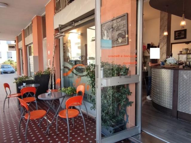 Locale in vendita di 70 m² in Viale Giuseppe Verdi, 38