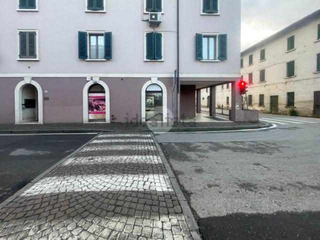 Locale in vendita di 70 m² in Viale Repubblica, 8