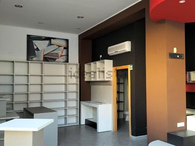 Locale in vendita di 70 m²