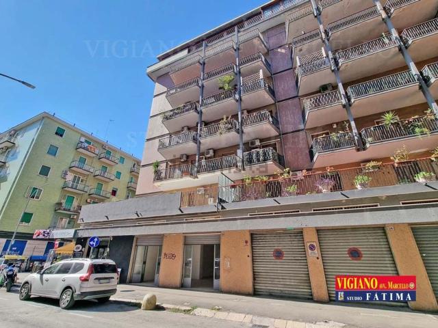 Locale in vendita di 71 m² in Via Taranto, 50