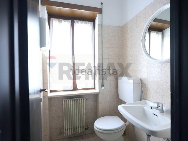 Locale in vendita di 71 m² in Via Camona