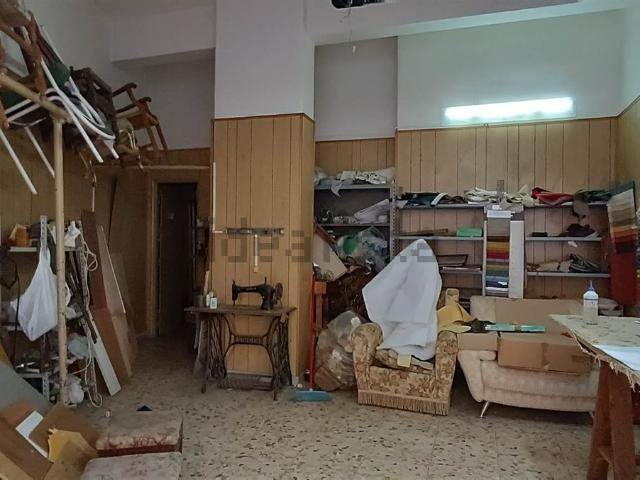 Locale in vendita di 71 m² in Via Canfora, 158