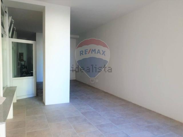 Locale in vendita di 71 m² in Via del Ponzanino, 12
