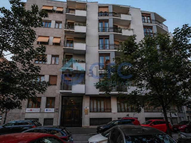 Locale in vendita di 71 m² in Via Francesco d&apos Ovidio, 1