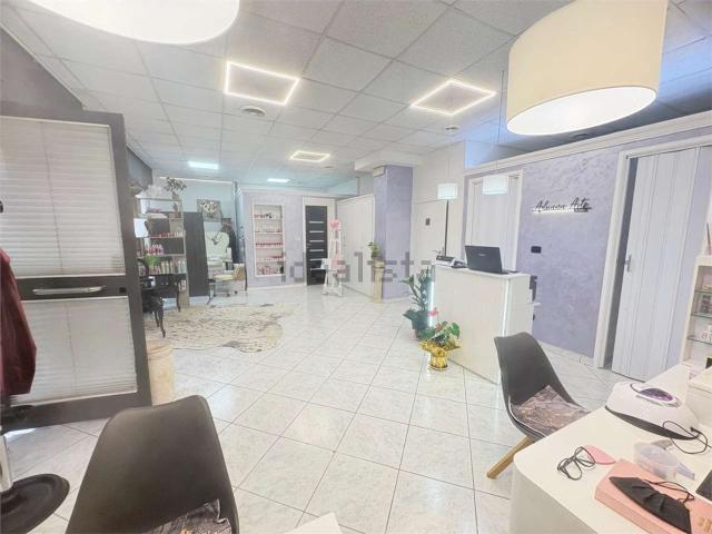 Locale in vendita di 71 m² in Via Luigi Pirandello, 5