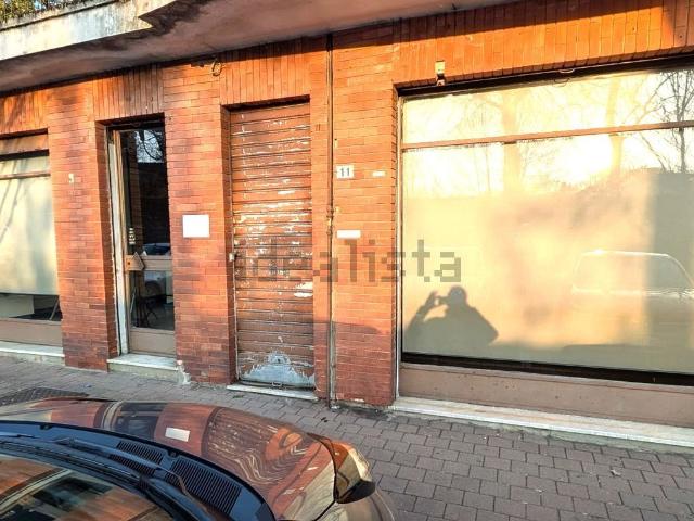 Locale in vendita di 71 m² in Via Parona