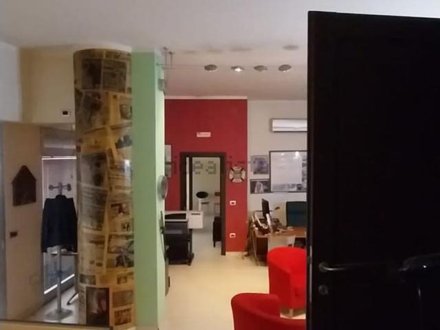 Locale in vendita di 71 m² in Via Seggio