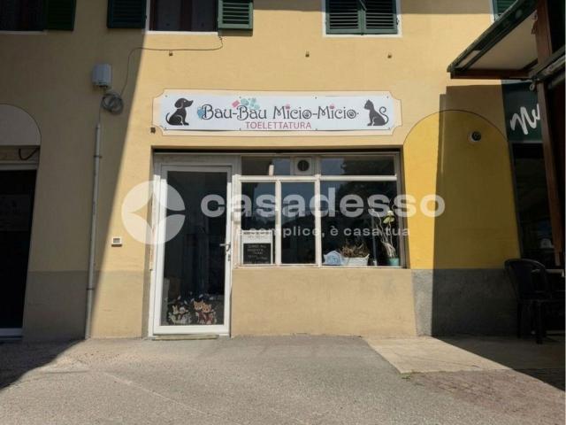 Locale in vendita di 72 m² in Frazione Ponzone, 76
