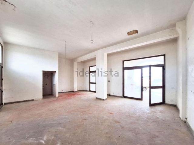 Locale in vendita di 72 m² in Piazza Unità d&apos Italia