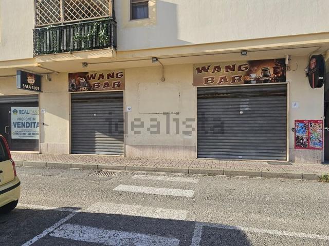 Locale in vendita di 72 m² in Via Aldo Moro, 8