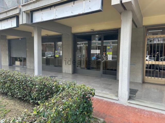 Locale in vendita di 72 m² in Via Alessandro Manzoni