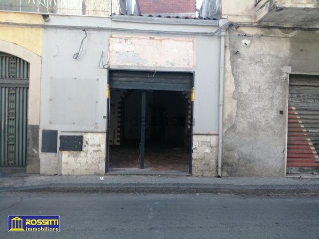 Locale in vendita di 72 m² in Via Canonico Renna