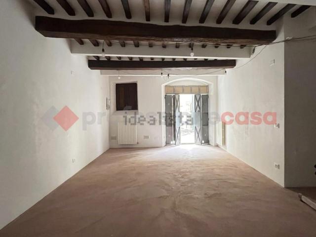 Locale in vendita di 74 m² in Via de&apos  Redi, 19