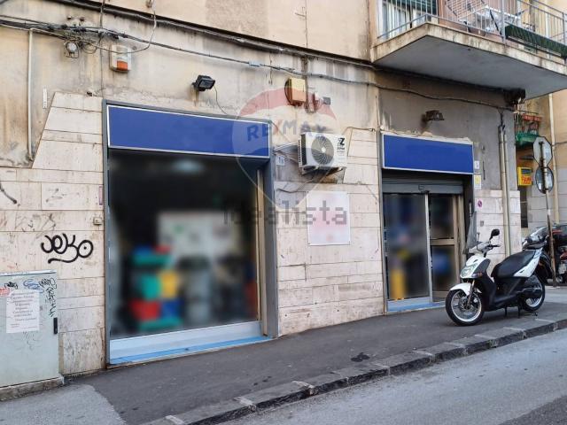 Locale in vendita di 72 m² in Via Enna, 1