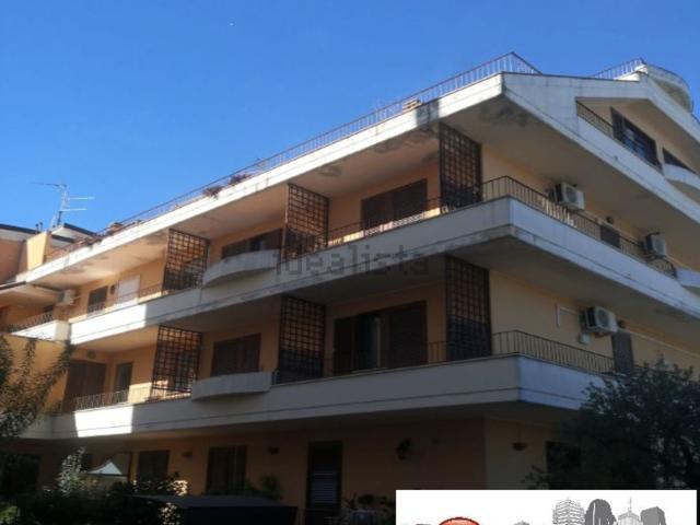 Locale in vendita di 730 m² in Via Alessandro Valignani