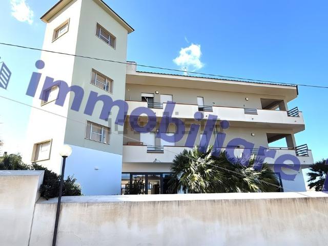 Locale in vendita di 730 m² in Via Alicudi, 24