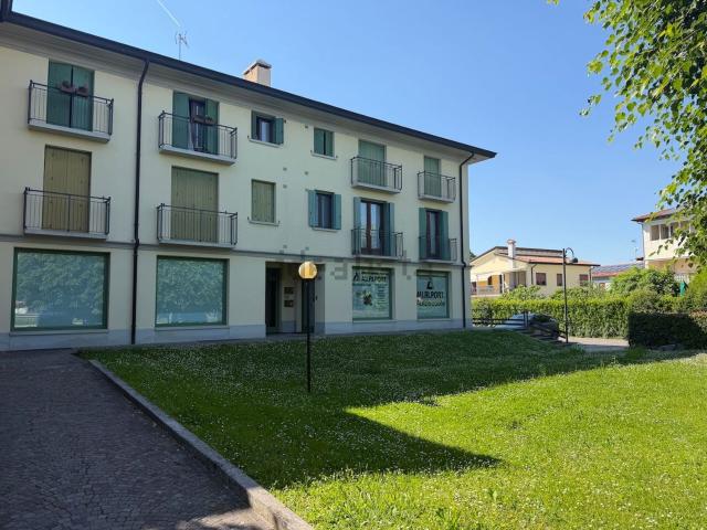 Locale in vendita di 77 m² in Via Antonio Gramsci, 28