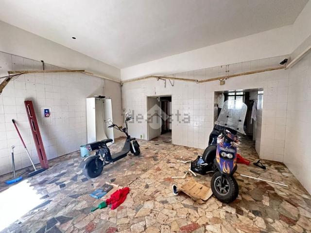 Locale in vendita di 77 m² in Via Regina Margherita