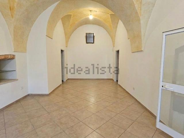 Locale in vendita di 77 m² in Via Roma, 48