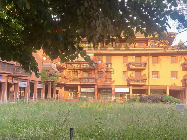 Locale in vendita di 74 m² in Piazza Italia, 2