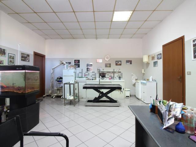 Locale in vendita di 74 m² in Via Baiesi, 112