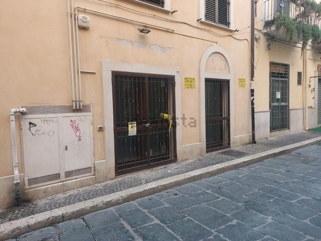 Locale in vendita di 74 m² in Via Bruno, 11