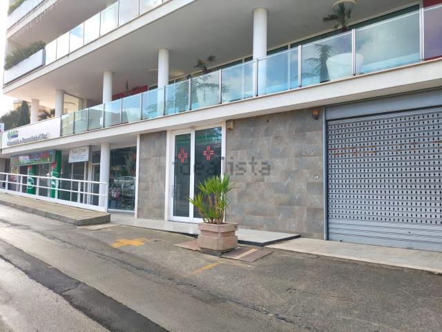 Locale in vendita di 74 m² in Via Santo Stefano, 9