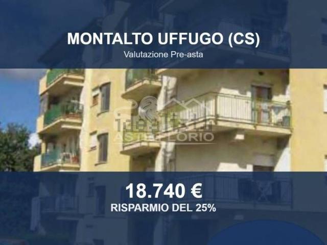 Locale in vendita di 74 m² in Via Salerni, 63
