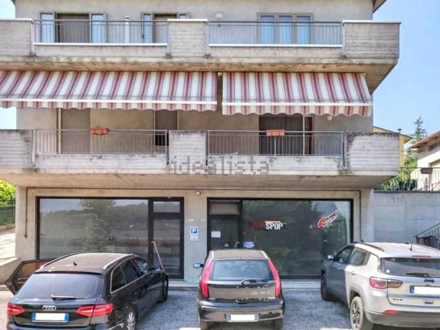 Locale in vendita di 74 m²