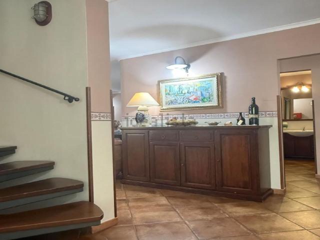 Locale in vendita di 750 m² in Via Collepetto