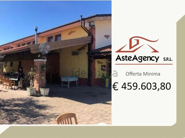 Locale in vendita di 756 m² in Via Barbarago, 9