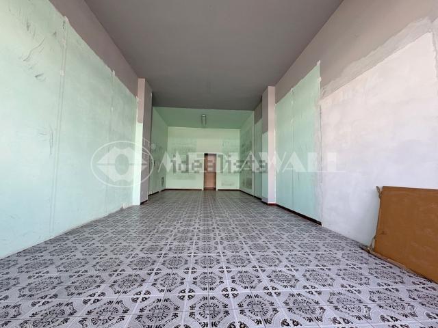 Locale in vendita di 75 m² in Corso Lino Zanussi, 17