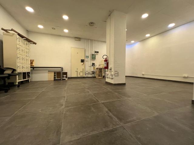 Locale in vendita di 75 m² in Galleria Unione, 3