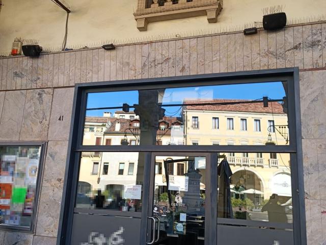Locale in vendita di 75 m² in Piazza Vittorio Emanuele, 41