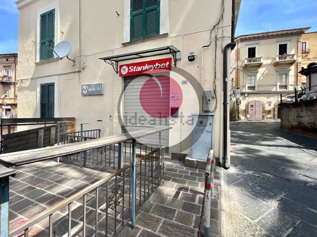 Locale in vendita di 75 m² in Piazza del Plebiscito