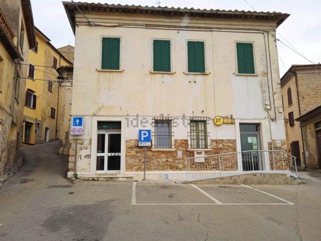 Locale in vendita di 75 m² in Piazza Rimembranza