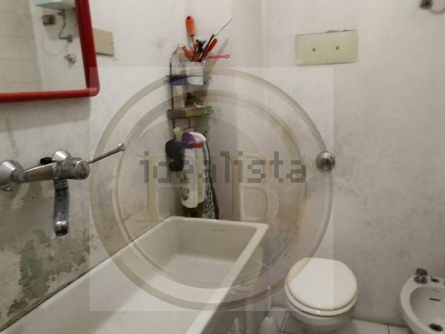 Locale in vendita di 75 m² in Via Varese, 22