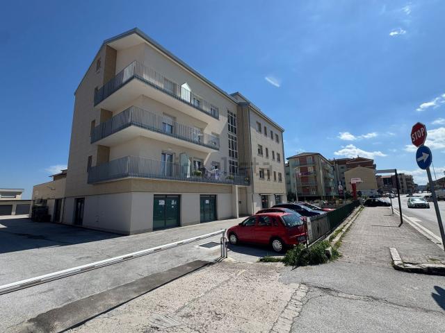 Locale in vendita di 75 m² in Via XXIV Maggio