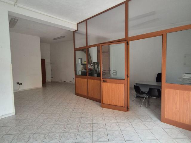 Locale in vendita di 75 m² in Via Antonio Gramsci, 42