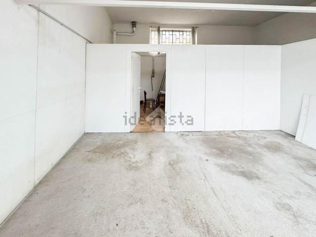 Locale in vendita di 75 m² in Via Brescia, 1