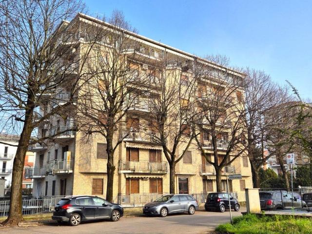 Locale in vendita di 75 m² in Via Brigate Partigiane, 1