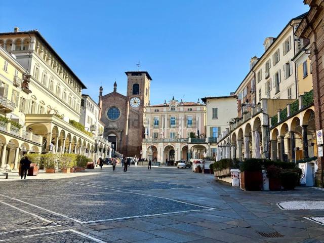 Locale in vendita di 75 m² in Via Carlo Alberto, 1