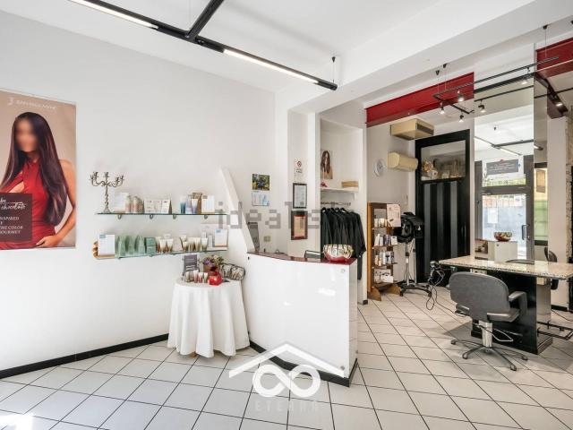 Locale in vendita di 75 m² in Via Castelmenardo, 6