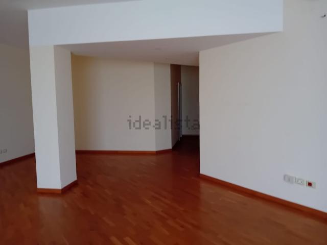 Locale in vendita di 75 m² in Via Conversano