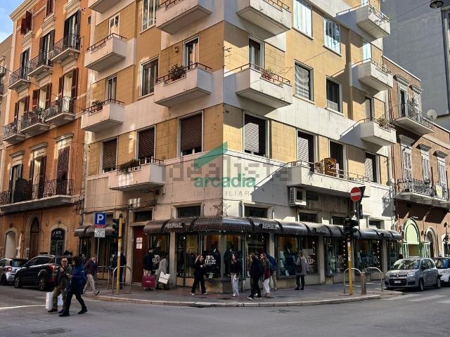 Locale in vendita di 75 m² in Via Dante Alighieri, 22