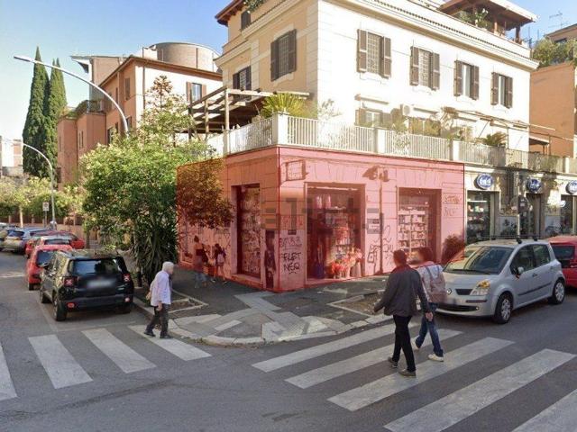 Locale in vendita di 75 m² in Via Federico Ozanam
