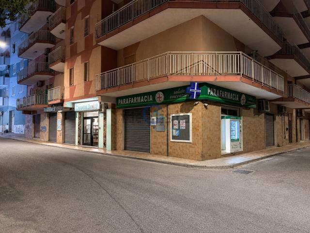 Locale in vendita di 75 m² in Via Fiume, 46