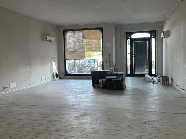 Locale in vendita di 75 m² in Via Fornace, 8
