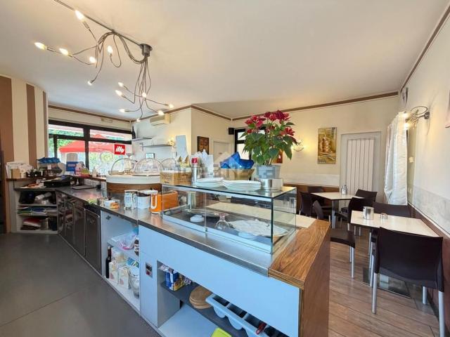 Locale in vendita di 75 m² in Via Fratelli Zanchi, 43